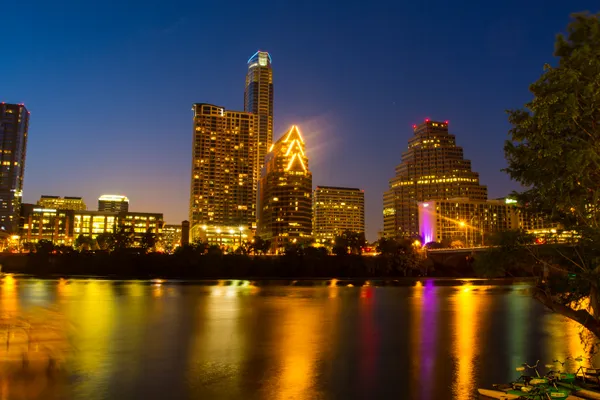 A Toasty Peak and a Breezy Shift: Austin’s Friday Weather Outlook