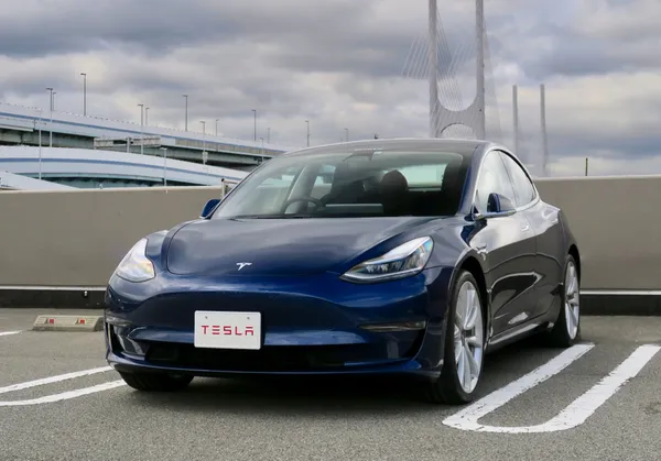 Tesla begins testing unsupervised robotaxis in Austin, raising new scrutiny over safety, oversight, and regulation