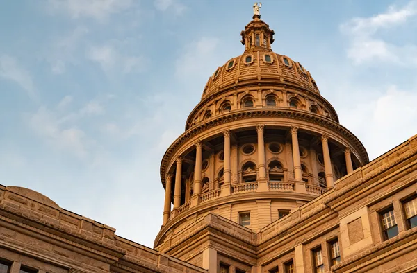 Austin braces for unseasonably warm weekend as highs climb into the 70s and 80s