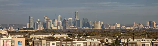 Clear Skies Ahead: Austin Dries Out with a Pleasant 70-Degree Sunday