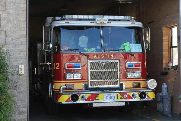 Early-Morning Fire Damages Vacant South Austin Commercial Building on West Oltorf Street, Prompting Road Closures