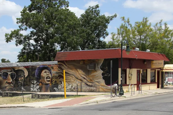 Black Austin Tours spotlights East Austin’s Black heritage as displacement reshapes historic neighborhoods and institutions