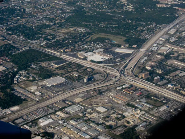 Crash closes all lanes of State Highway 71 near Austin, triggering evening traffic detours and delays